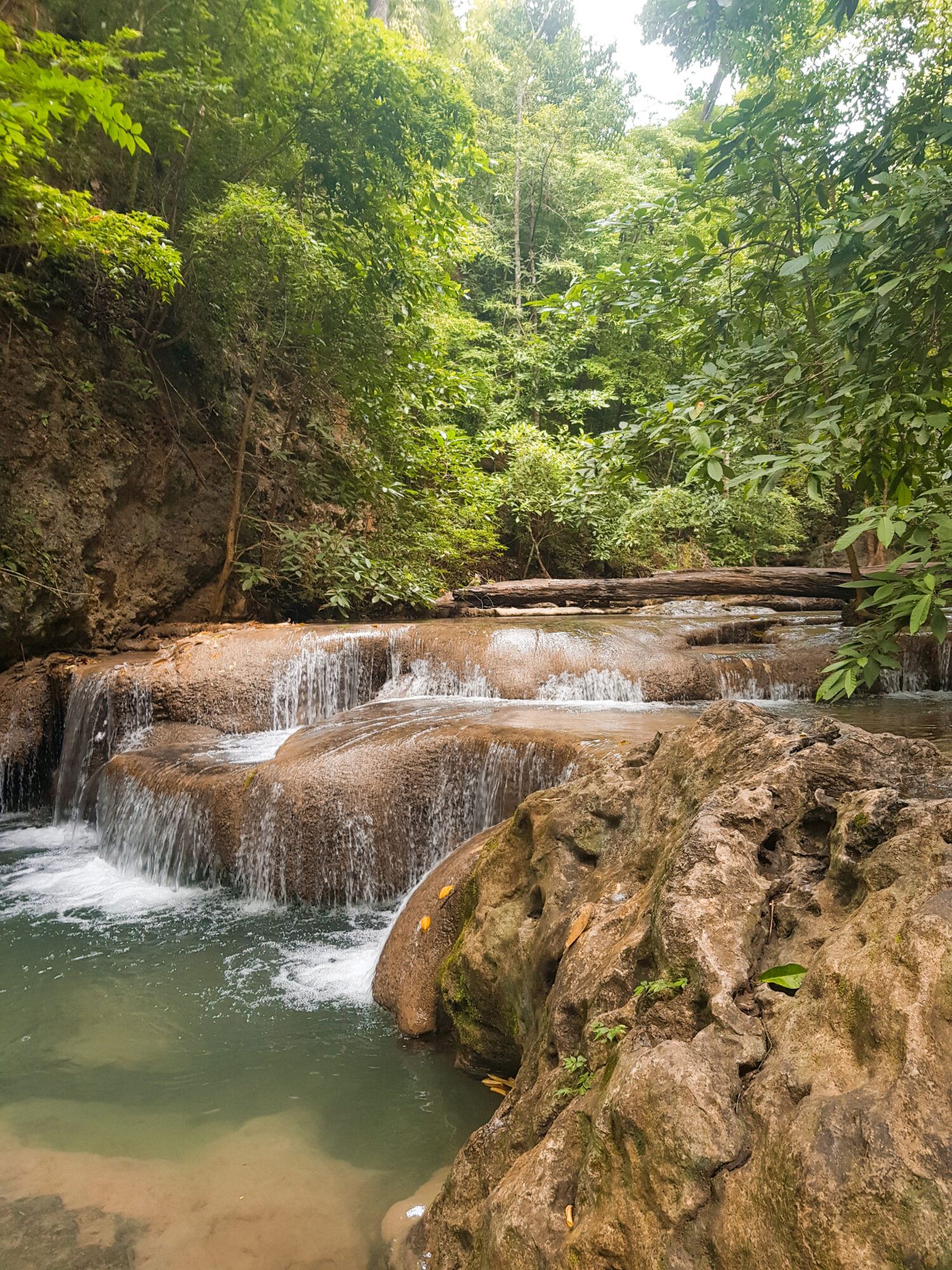 Erawan-watervallen-Kanchanaburi-Thailand